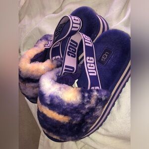 UGGs🍑💜Fluffy Purple and Cream Slippers with strap for SaLe now